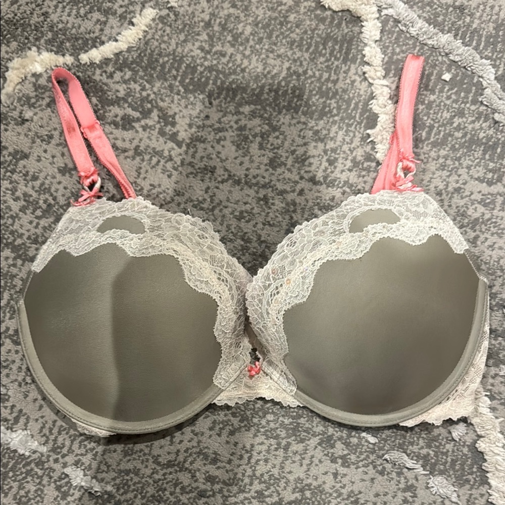 Victoria Secret Lace Trim Bra in Gray and Pink